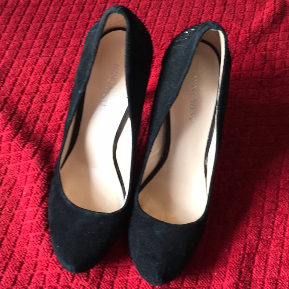 Nine West suede leather pumps